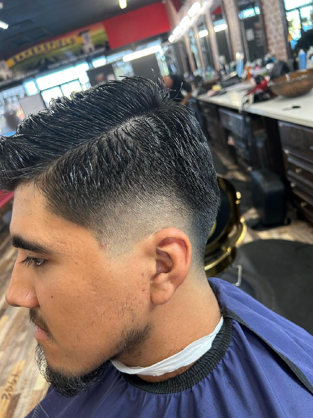 Aztecas Barber Shop - Main photo 3