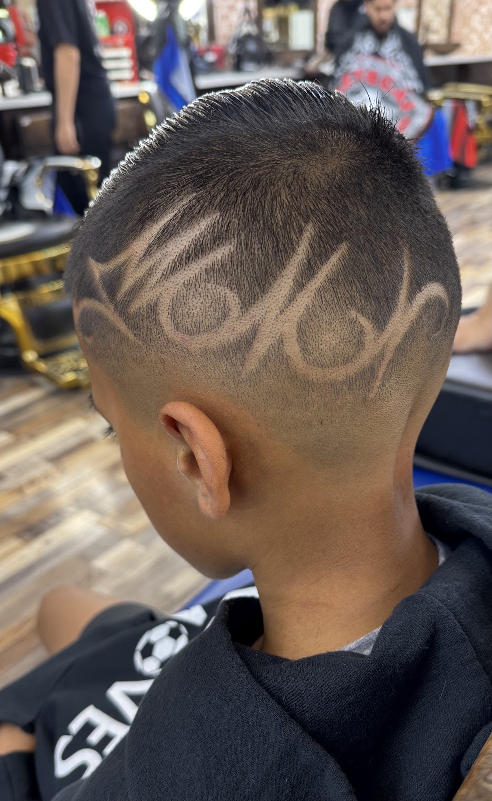 Aztecas Barber Shop - Main photo 4