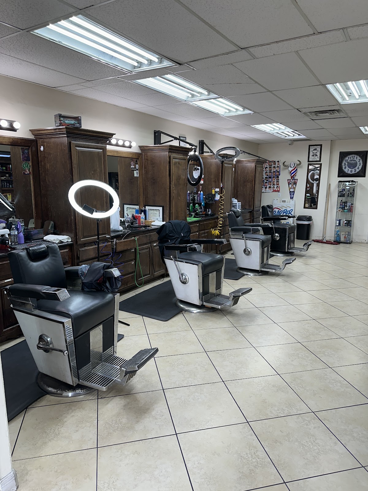 Fred's Barbershop photo 2