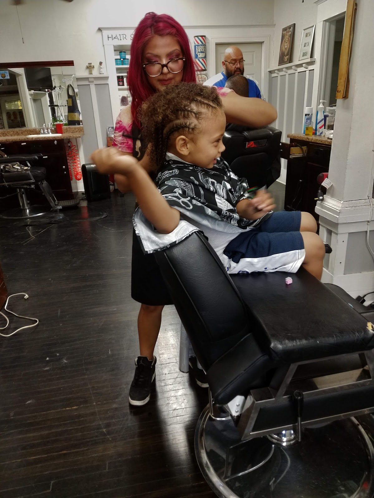 His Touch Barber Shop photo 1