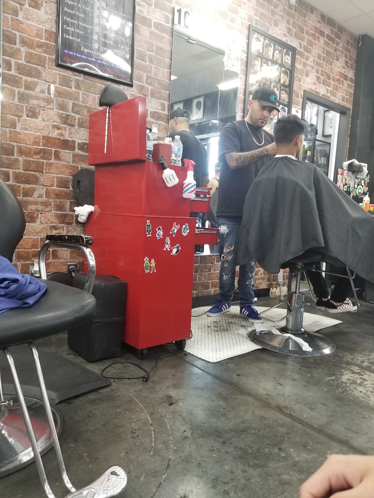 Latinos Barber Shop photo 1