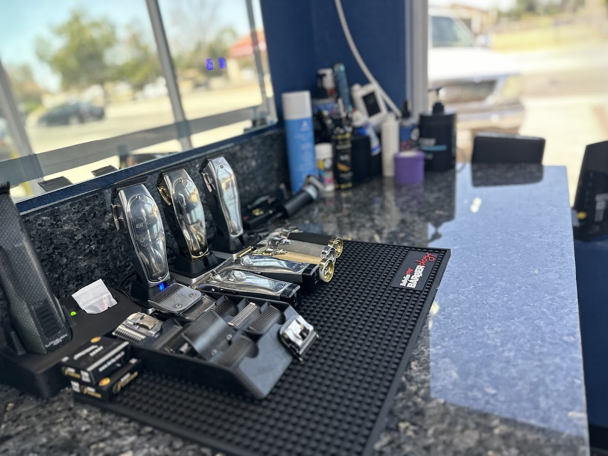 Montoya's Barber Shop photo 3