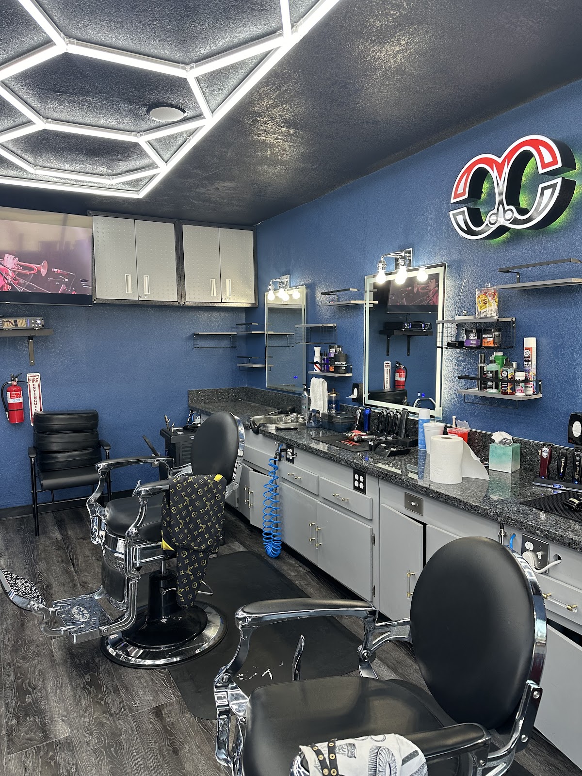 Montoya's Barber Shop photo 5