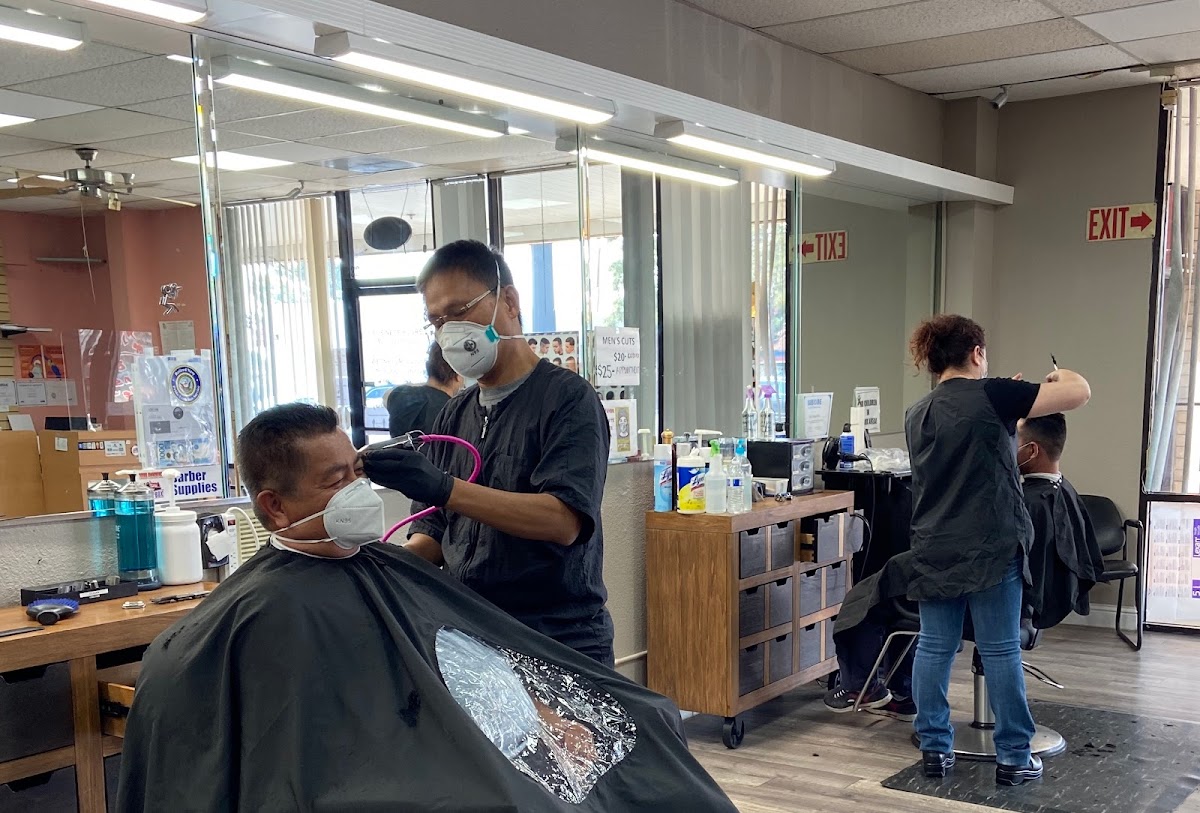 Ricardo's Barber Shop photo 2