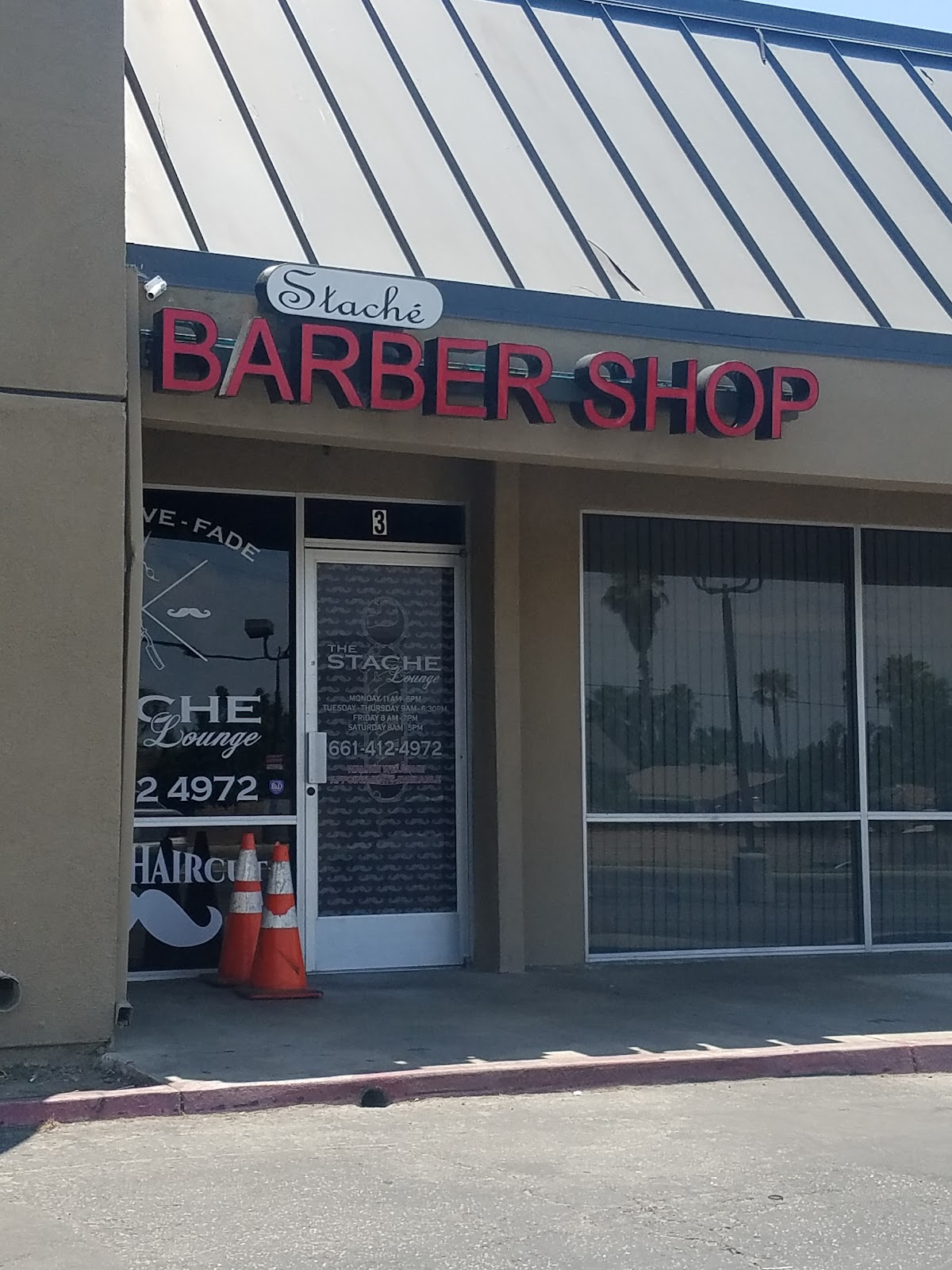 The Stache Lounge Barbershop photo 4